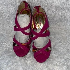 Used Wedged Sandal (Women’s Size 6)